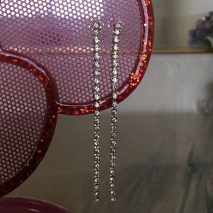 Rhinestone golden color edge dangle earrings